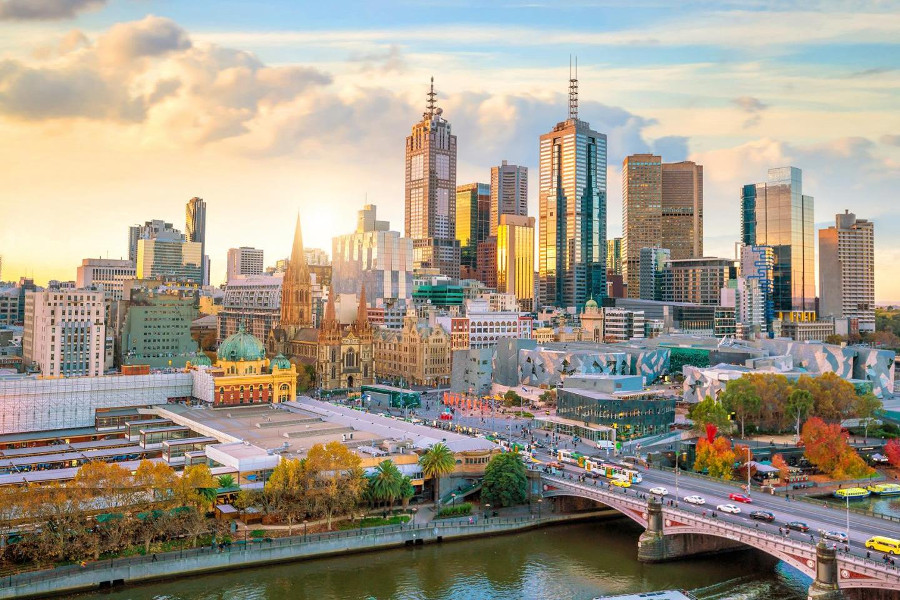 Melbourne city skyline at twilight in Australia @Loving Australia