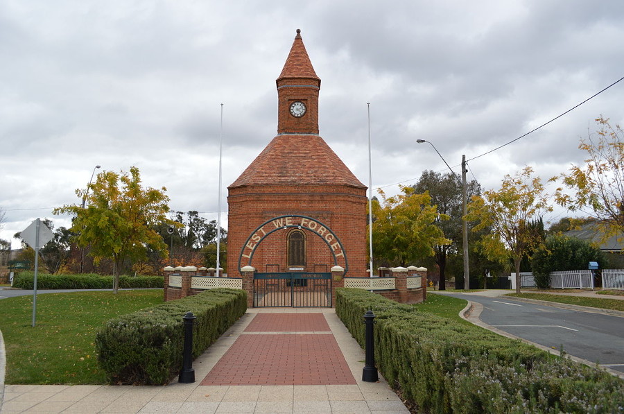 Boorowa War Memorial, Australia @Wikimedia Commons