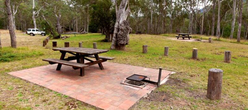 Riverside campground and picnic area, Australia @Rob Cleary