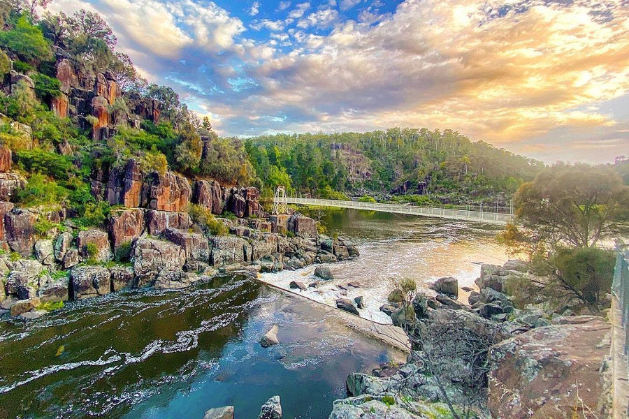 Cataract Gorge, Launceston, Tasmania, Australia @robsthroughmyeyes